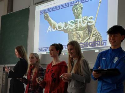 „Politischer und gesellschaftlicher Konsens. Konflikte und Konfliktlösungsstrategien – in der Antike und heute?“ vom 03.12. – 08.12.2025 am Wittelsbacher-Gymnasium in München - Bilder 1